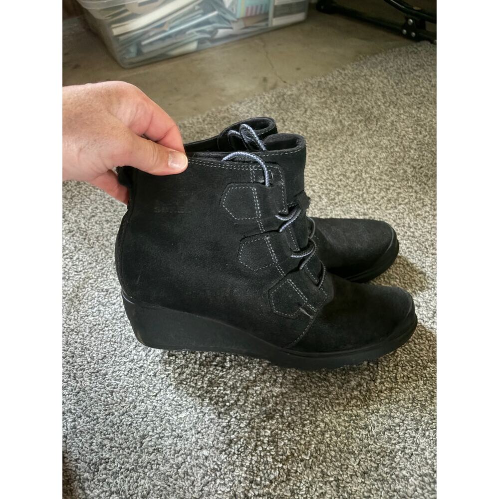 Sorel womens 9.5 black wedge heels